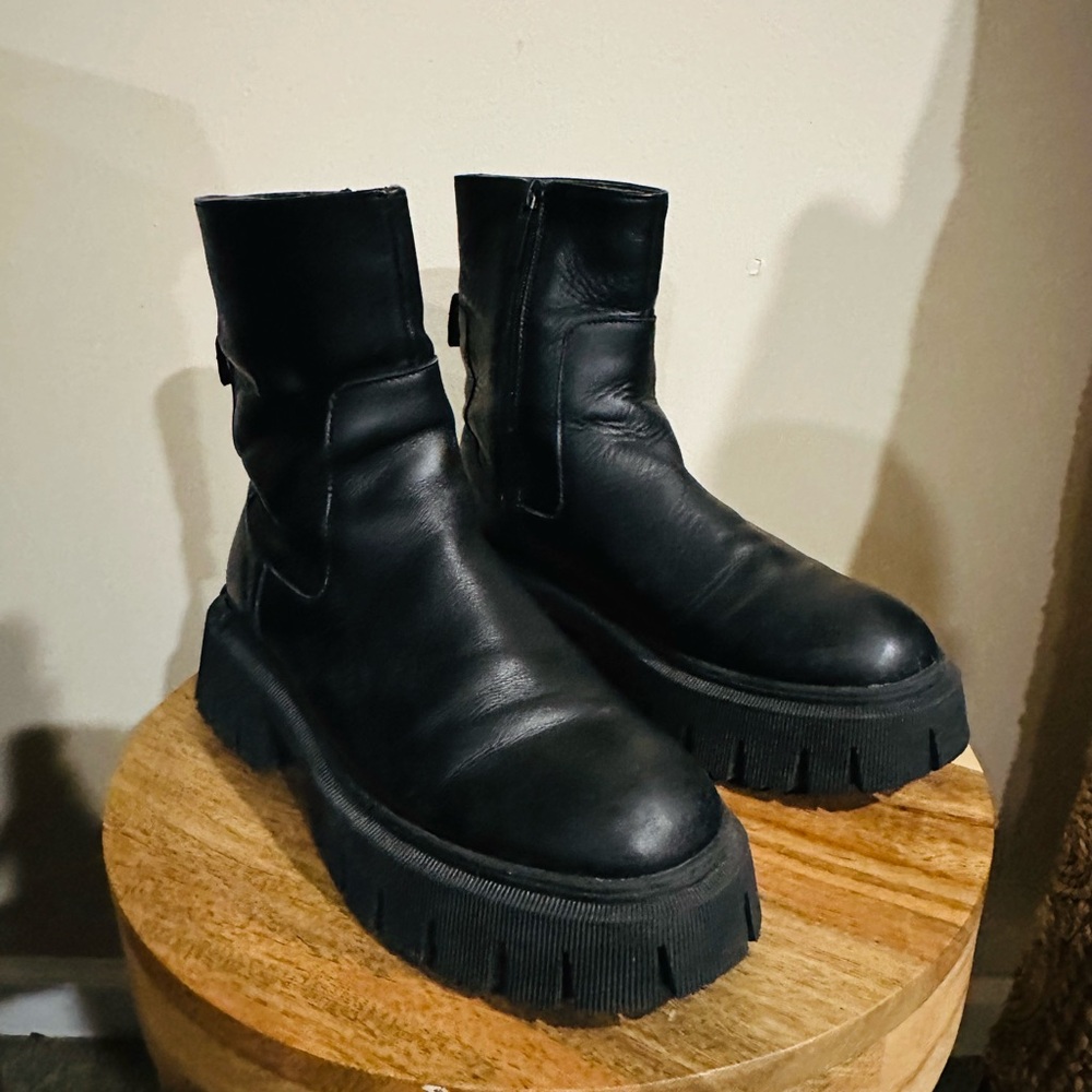 Zara chunky boots